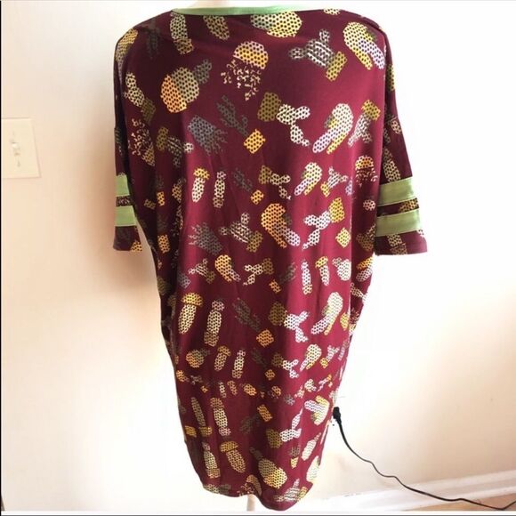 ⭐️ LuLaRoe Cactus Irma Shirt - Picture 3 of 8